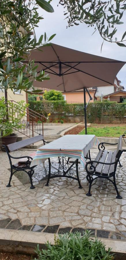 Apartman Lena Pola Esterno foto