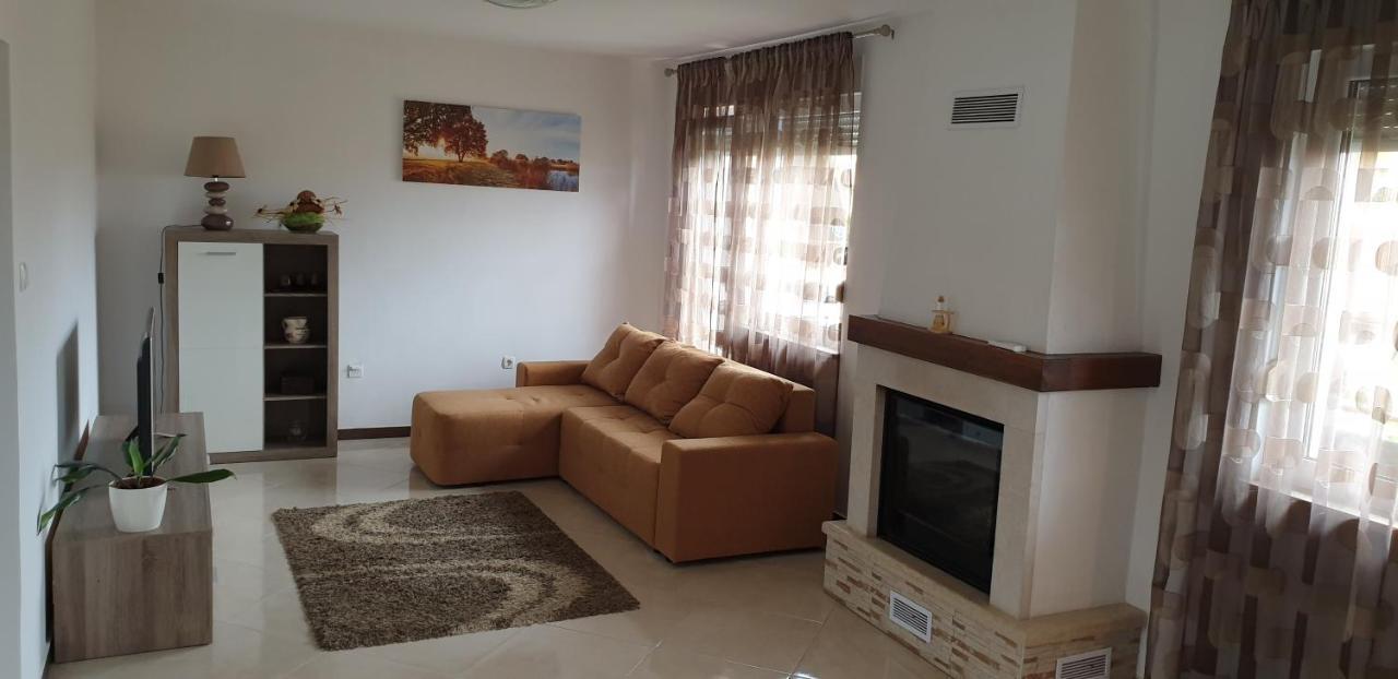 Apartman Lena Pola Esterno foto