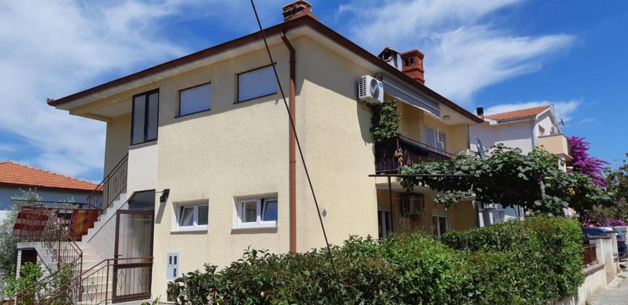 Apartman Lena Pola Esterno foto